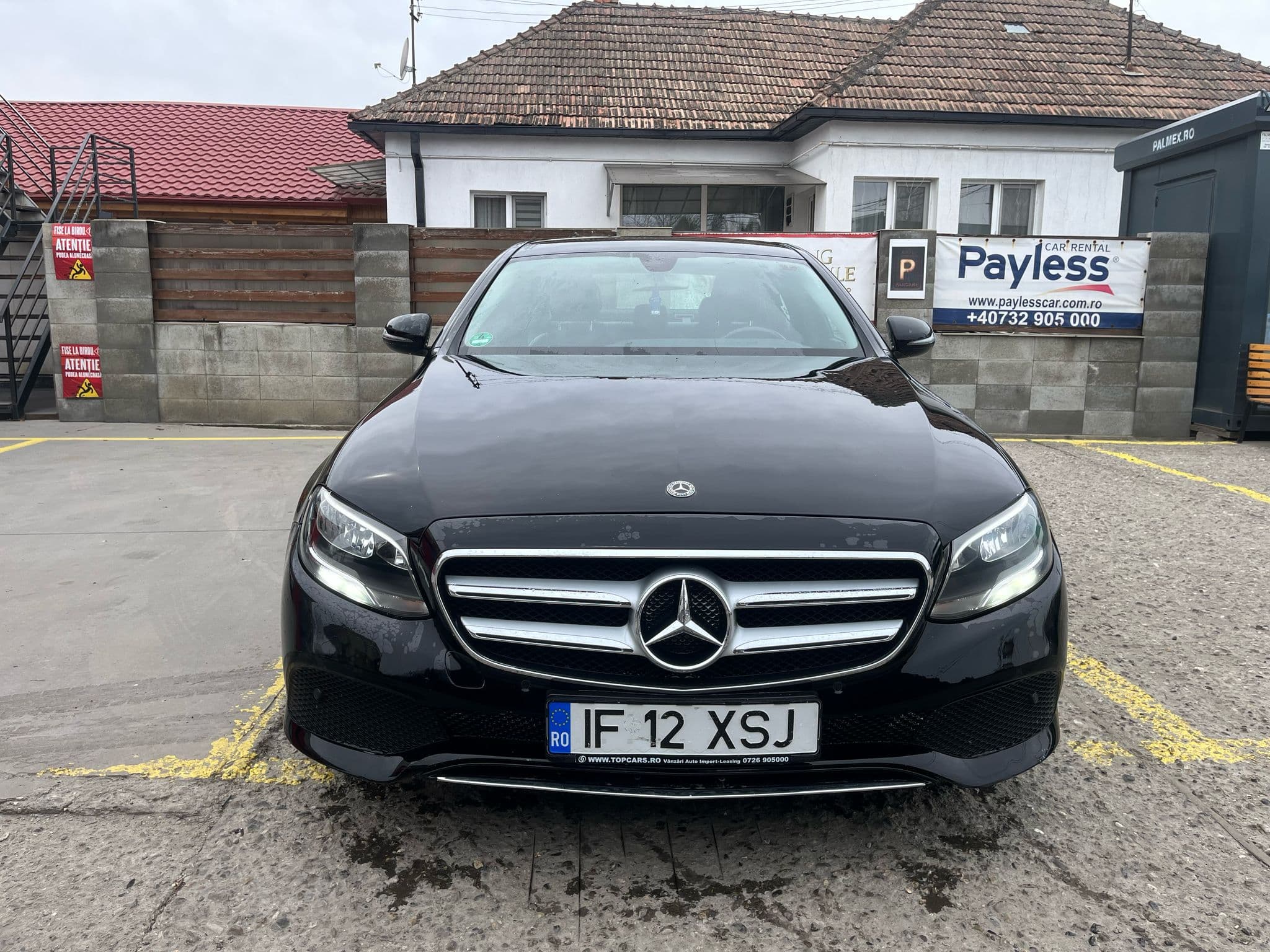 Mercedes-Benz E CLASS photo 1